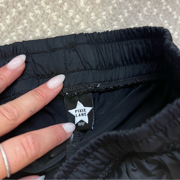 Pixie Lane Shorts - Picture 2 of 4